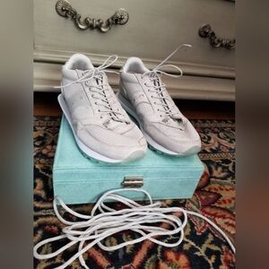 Saucony Sneakers With Box